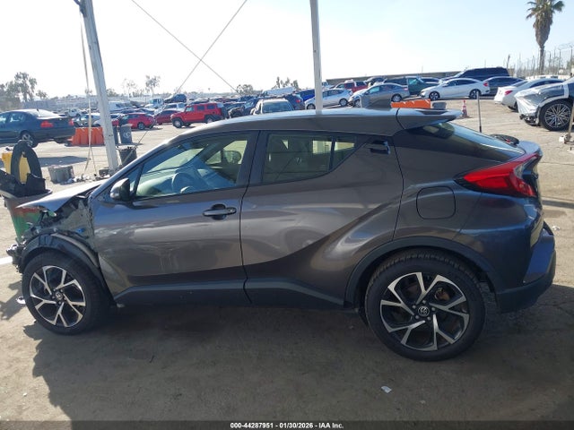 JTNKHMBX5M1115062 Toyota C-HR XLE