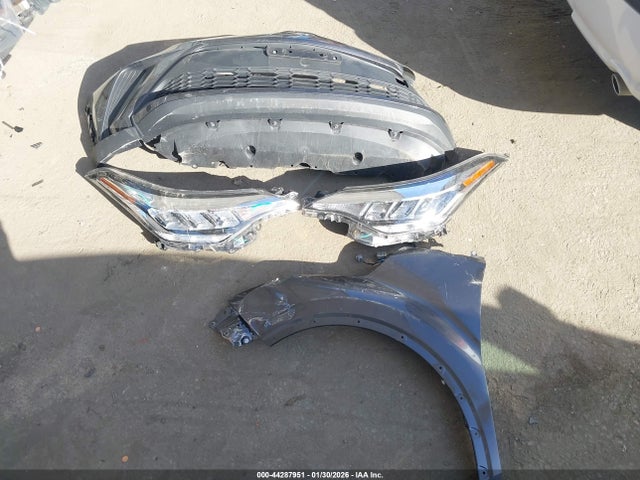 JTNKHMBX5M1115062 Toyota C-HR XLE