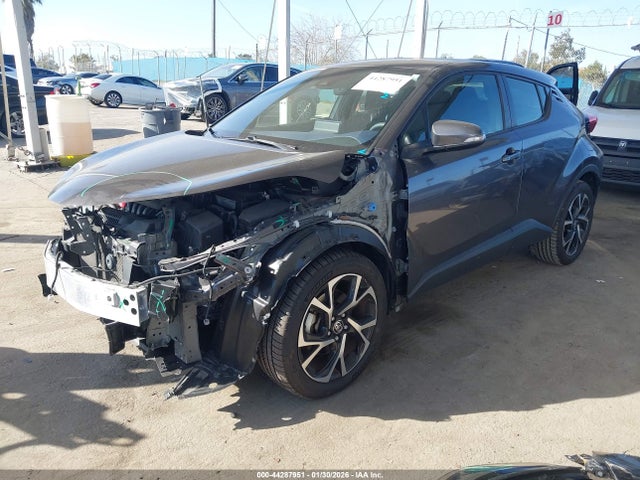 JTNKHMBX5M1115062 Toyota C-HR XLE