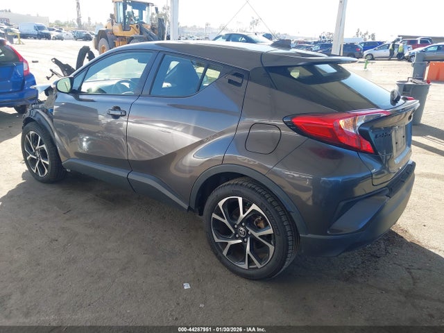 JTNKHMBX5M1115062 Toyota C-HR XLE