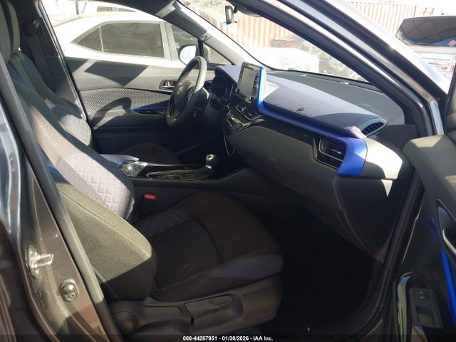 JTNKHMBX5M1115062 Toyota C-HR XLE