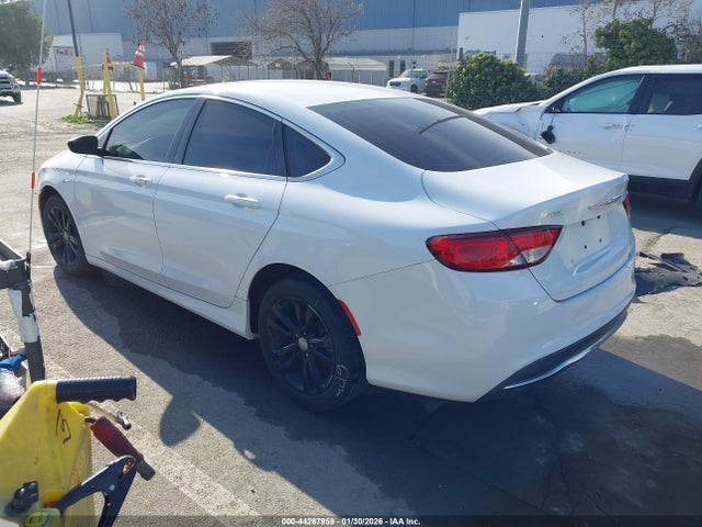 Aukcja sprzedaży 2015 Chrysler 200 Limited, vin: 1C3CCCAB0FN667401, numer aukcji: 44287959