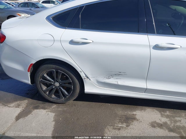 Aukcja sprzedaży 2015 Chrysler 200 Limited, vin: 1C3CCCAB0FN667401, numer aukcji: 44287959