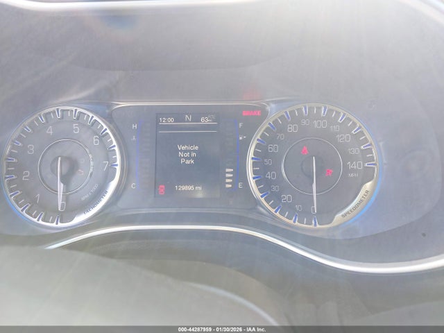 Aukcja sprzedaży 2015 Chrysler 200 Limited, vin: 1C3CCCAB0FN667401, numer aukcji: 44287959