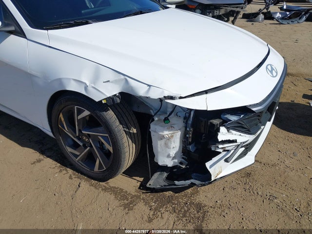 KMHLL4DGXSU871935 Hyundai ELANTRA SE