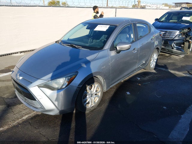 3MYDLBZV4GY102423 Scion IA