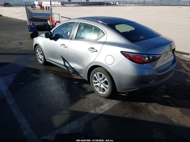 3MYDLBZV4GY102423 Scion IA