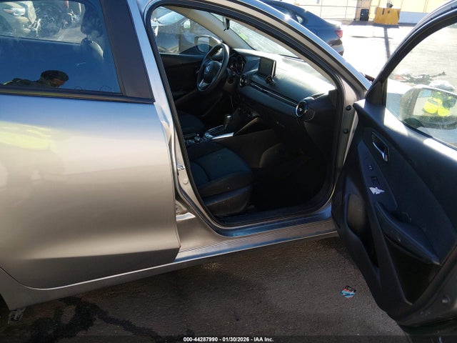 3MYDLBZV4GY102423 Scion IA