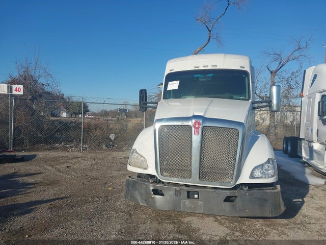 1XKYDP9X6JJ218041 Kenworth T680