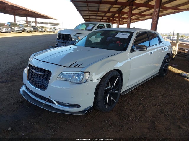 Chrysler 300 Limited 2018 2C3CCAEGXJH319794 Image 2