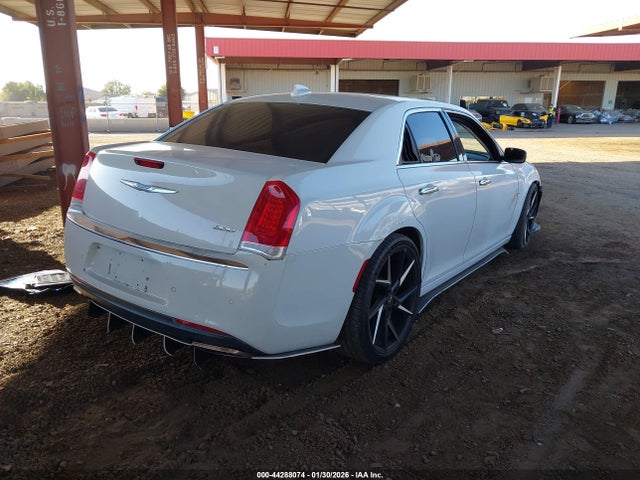 Chrysler 300 Limited 2018 2C3CCAEGXJH319794 Image 4