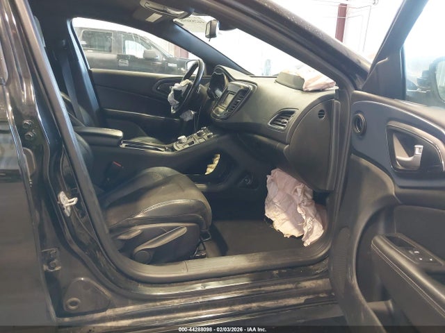 Chrysler 200 S 2015 1C3CCCBB4FN681817 Image 5