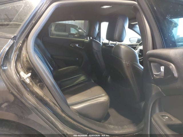 Chrysler 200 S 2015 1C3CCCBB4FN681817 Image 8