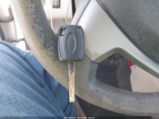 44288104 :رقم المزاد ، 3FADP4BJ0DM123123 vin ، 2013 Ford Fiesta Se مزاد بيع