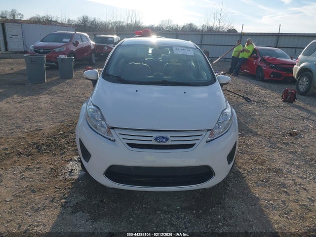 44288104 :رقم المزاد ، 3FADP4BJ0DM123123 vin ، 2013 Ford Fiesta Se مزاد بيع