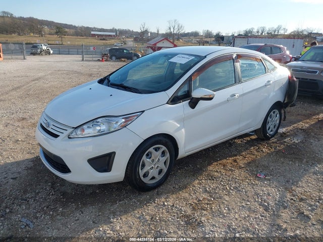 44288104 :رقم المزاد ، 3FADP4BJ0DM123123 vin ، 2013 Ford Fiesta Se مزاد بيع