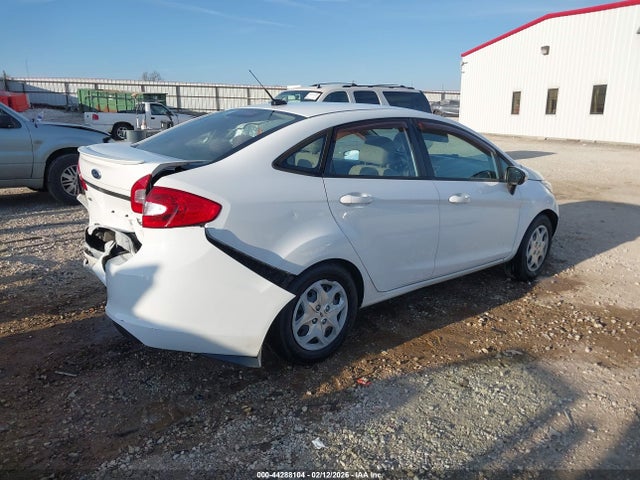 44288104 :رقم المزاد ، 3FADP4BJ0DM123123 vin ، 2013 Ford Fiesta Se مزاد بيع