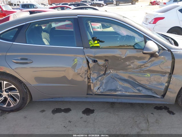KMHL24JJ2MA033387 Hyundai Sonata Blue