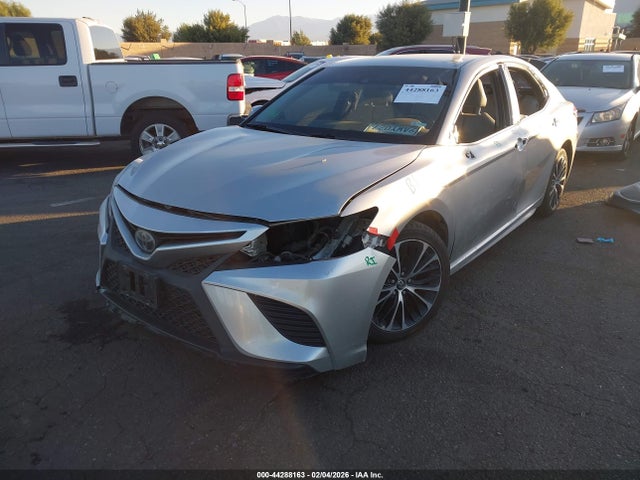 Toyota CAMRY SE 2018 4T1B11HK8JU020357 Image 2