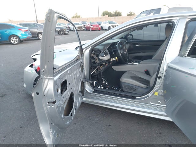 Toyota CAMRY SE 2018 4T1B11HK8JU020357 Image 5