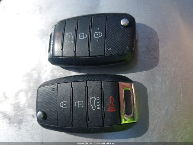 5XYPG4A54LG682780 KIA Sorento 3.3l Lx