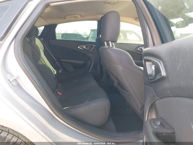 Продажа на аукционе авто 2015 Chrysler 200 Limited, vin: 1C3CCCAB9FN615197, номер лота: 44288192