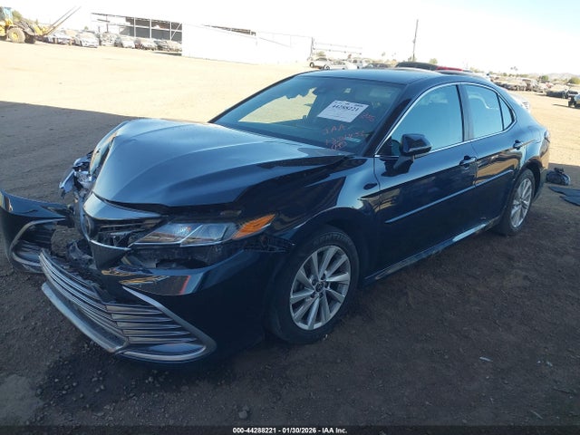 4T1C11AK8MU568233 Toyota CAMRY LE
