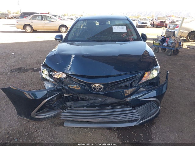 4T1C11AK8MU568233 Toyota CAMRY LE