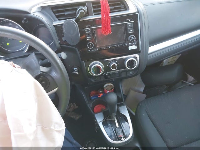 3HGGK5H47JM734826 Honda FIT LX