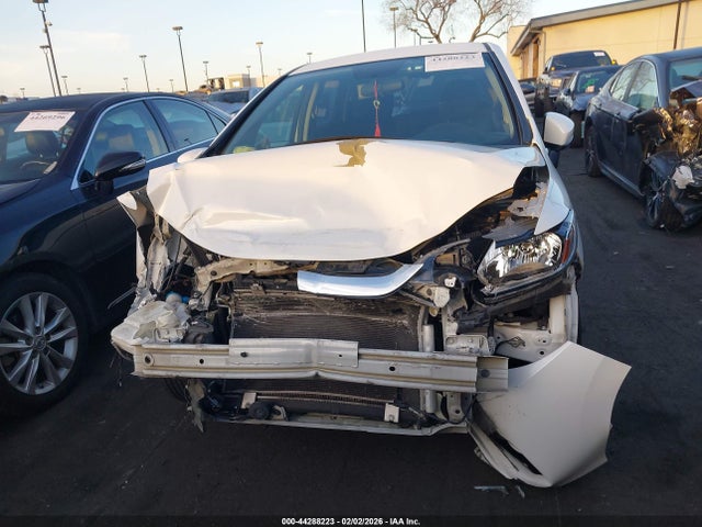3HGGK5H47JM734826 Honda FIT LX