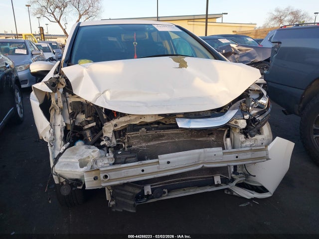 3HGGK5H47JM734826 Honda FIT LX