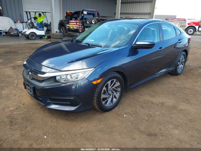 Honda CIVIC EX 2018 2HGFC2F74JH534571 Image 2