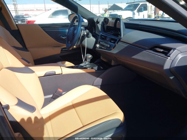 2024 Lexus Es 350 მანქანა იყიდება აუქციონზე, vin: 58ACZ1B18RU173628, აუქციონის ნომერი: 44288240
