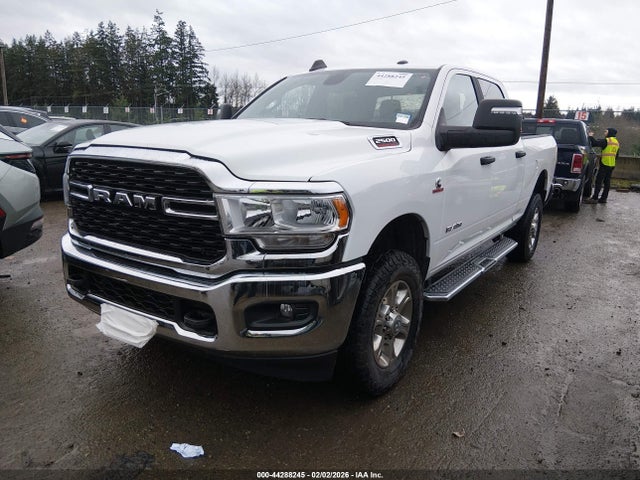 3C6UR5DL5RG283486 RAM 2500 Big Horn 4x4 6&#039;4 Box