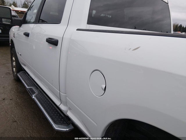 3C6UR5DL5RG283486 RAM 2500 Big Horn 4x4 6&#039;4 Box