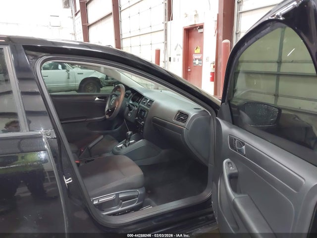 3VW267AJ3GM371245 Volkswagen Jetta 1.4t S