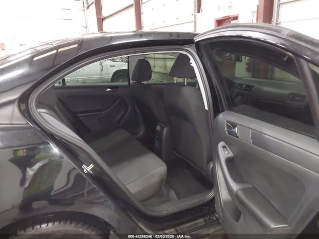 3VW267AJ3GM371245 Volkswagen Jetta 1.4t S