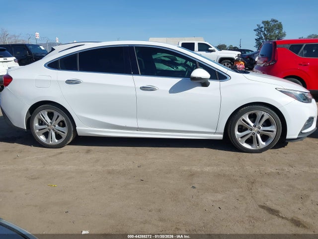 1G1BF5SM2J7206748 Chevrolet Cruze Premier Auto