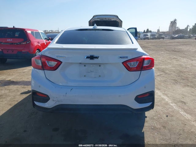 1G1BF5SM2J7206748 Chevrolet Cruze Premier Auto