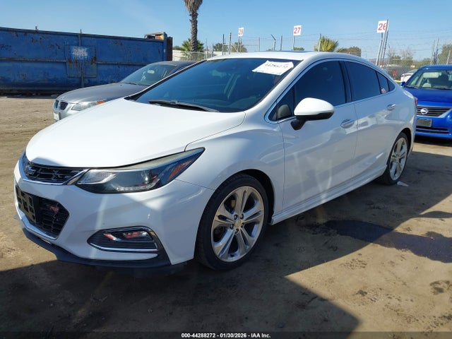 1G1BF5SM2J7206748 Chevrolet Cruze Premier Auto