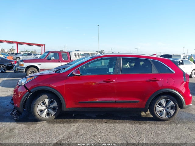KNDCC3LC8K5326923 KIA NIRO EX