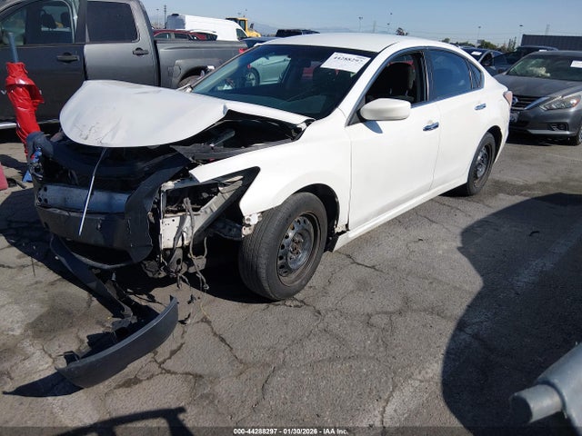 Nissan Altima 2.5 S 2014 1N4AL3AP3EC184659 Image 2