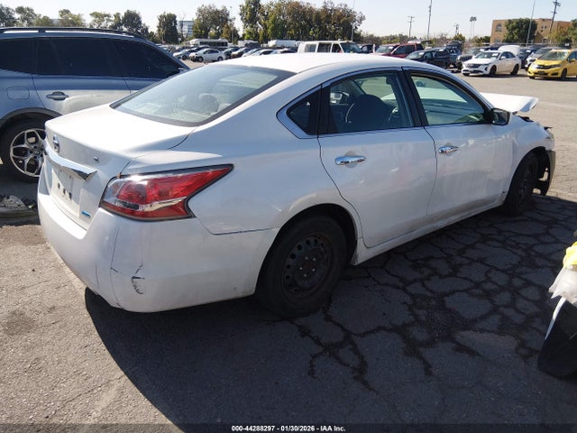 Nissan Altima 2.5 S 2014 1N4AL3AP3EC184659 Image 4