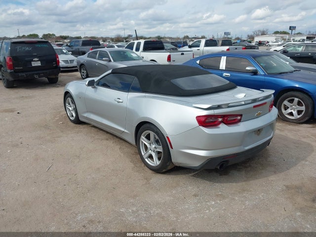 2019 CHEVROLET CAMARO 1G1FB3DXXK0115617 Photo 2