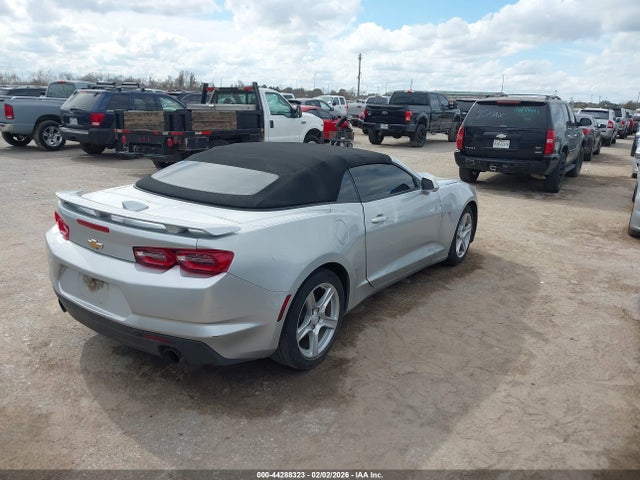 2019 CHEVROLET CAMARO 1G1FB3DXXK0115617 Photo 3