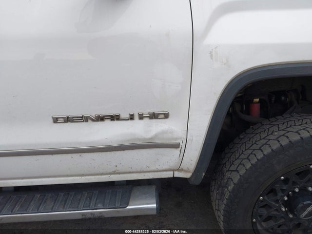 1GT12UE81GF182268 GMC Sierra 2500hd Denali
