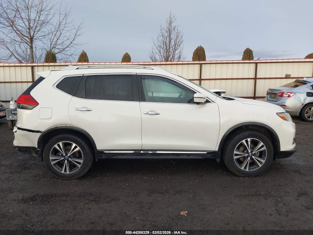 JN8AT2MV9HW278826 Nissan Rogue Sl