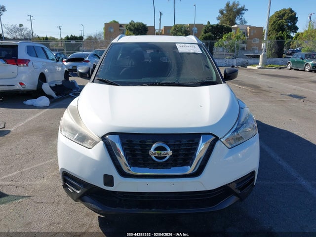 Продажа на аукционе авто 2018 Nissan Kicks S, vin: 3N1CP5CU0JL525779, номер лота: 44288352