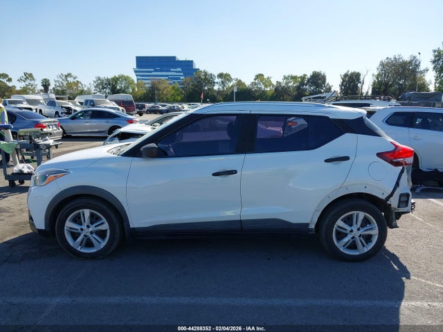 Продажа на аукционе авто 2018 Nissan Kicks S, vin: 3N1CP5CU0JL525779, номер лота: 44288352