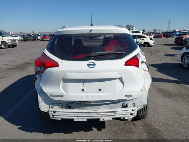 Продажа на аукционе авто 2018 Nissan Kicks S, vin: 3N1CP5CU0JL525779, номер лота: 44288352